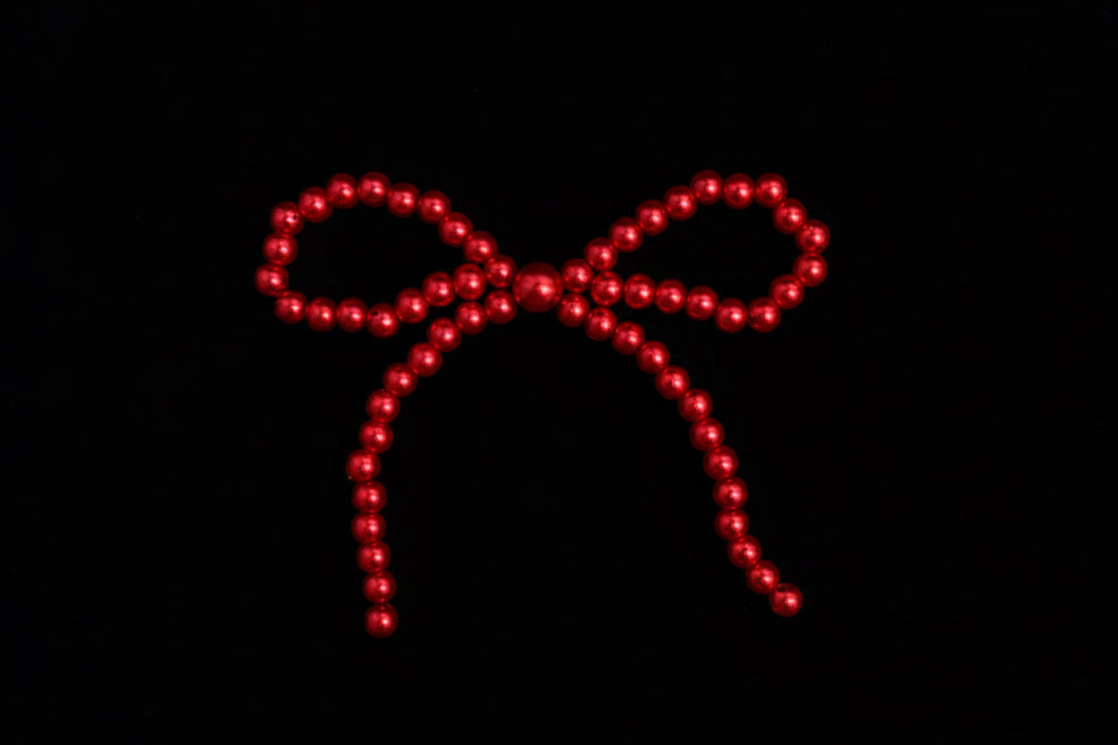 Red pearl bow