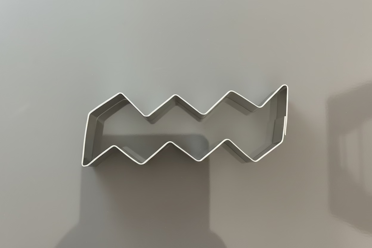 Chevron Cookie Cutter 4 1/8”