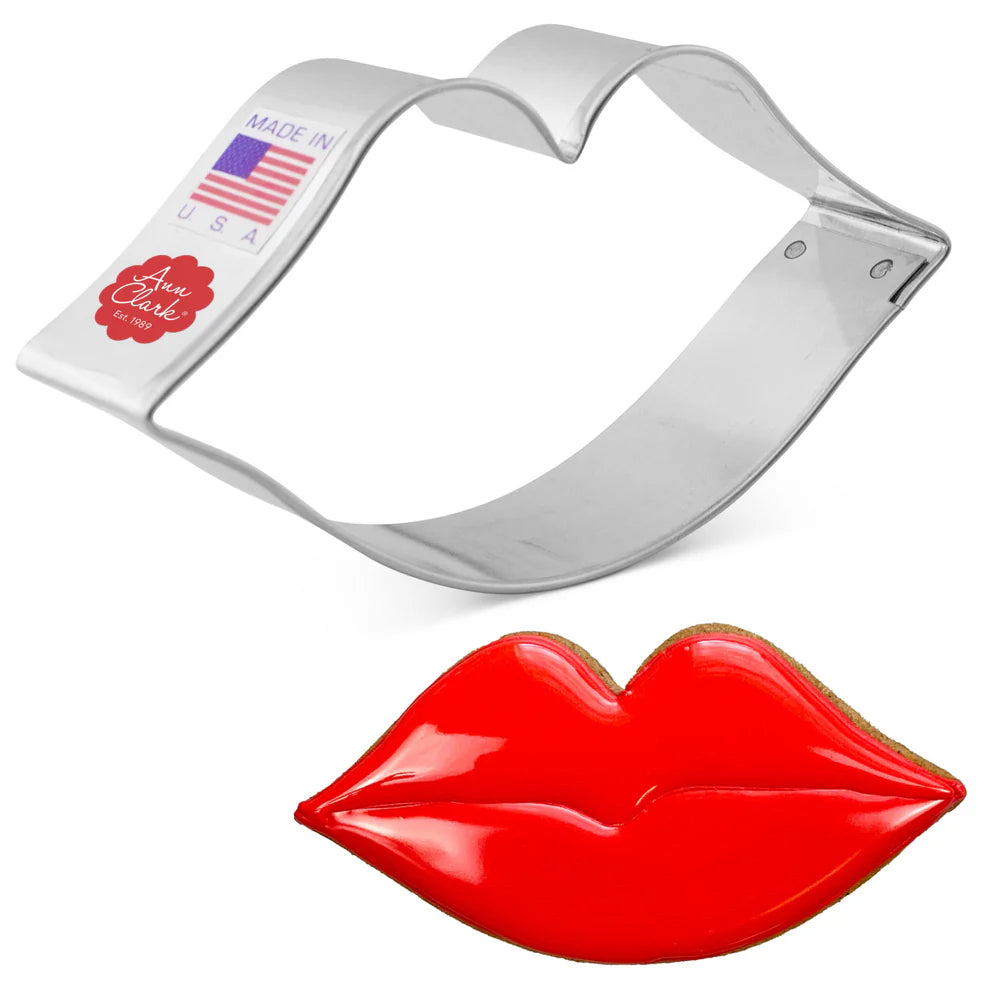 Lips Cookie Cutter, 4 1/8"