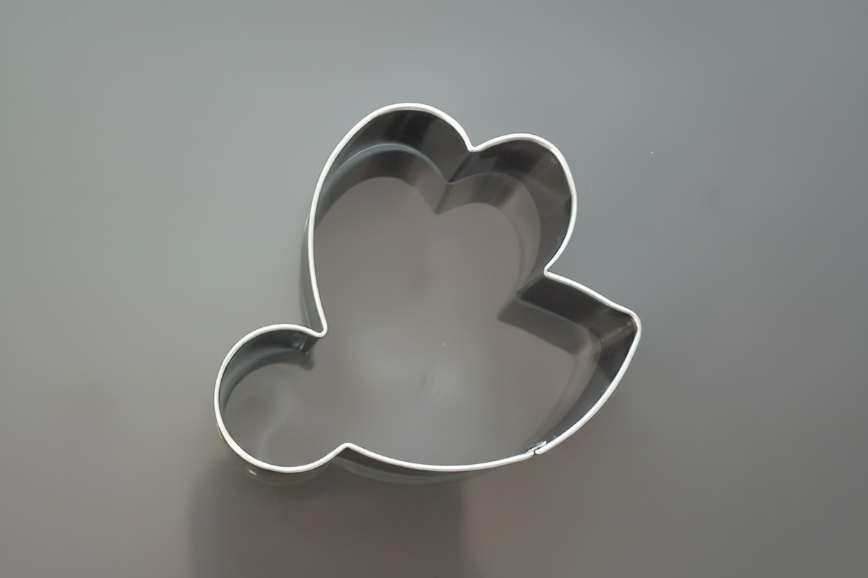 Bee Cookie Cutter 2 1/2”